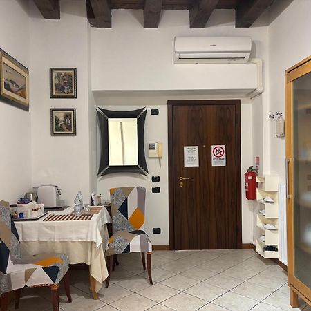 Monolocale In Piazza Isolo Lägenhet Verona Exteriör bild
